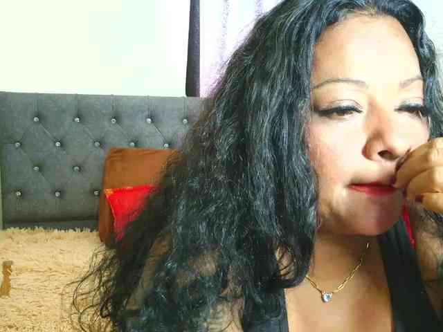 JoanaQueens webcam