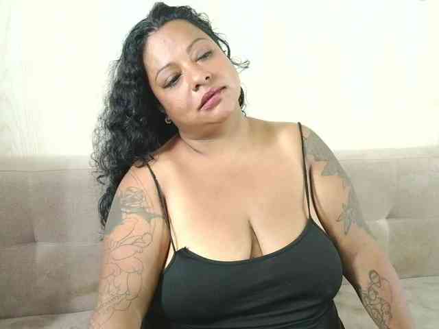 JoanaQueens webcam