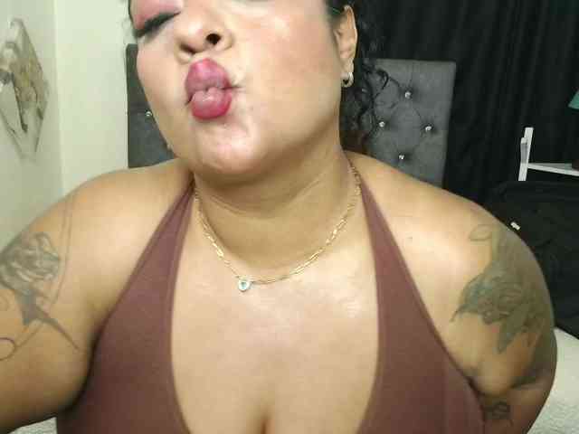 JoanaQueens webcam
