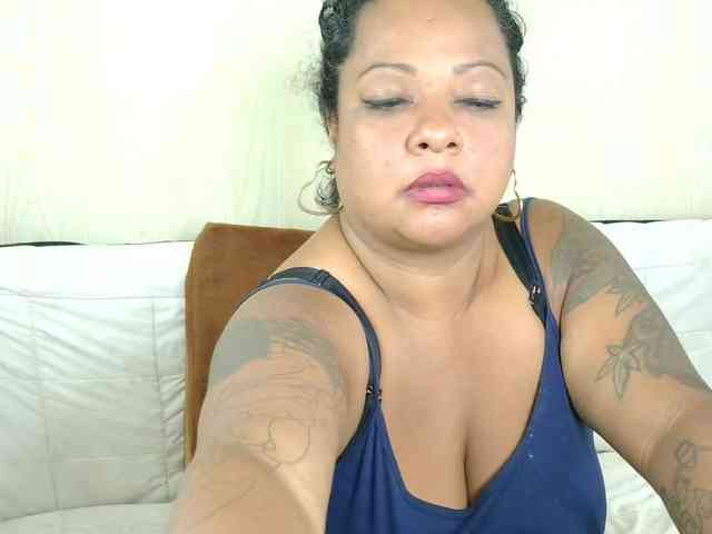 JoanaQueens webcam