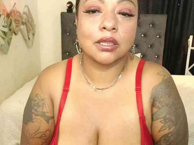 JoanaQueens webcam