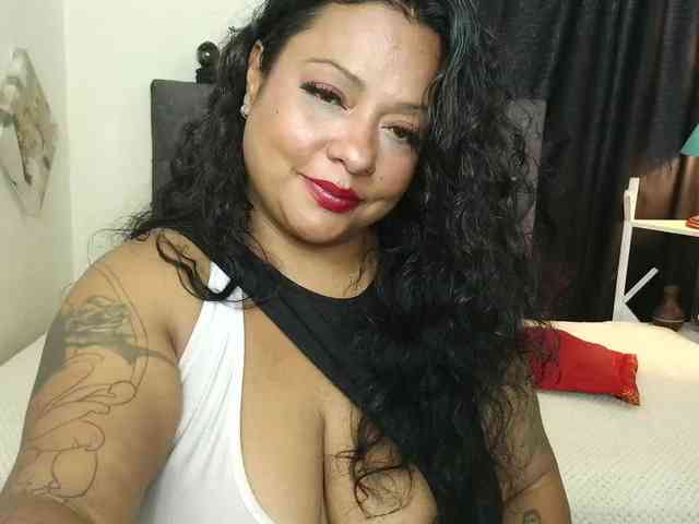 JoanaQueens webcam