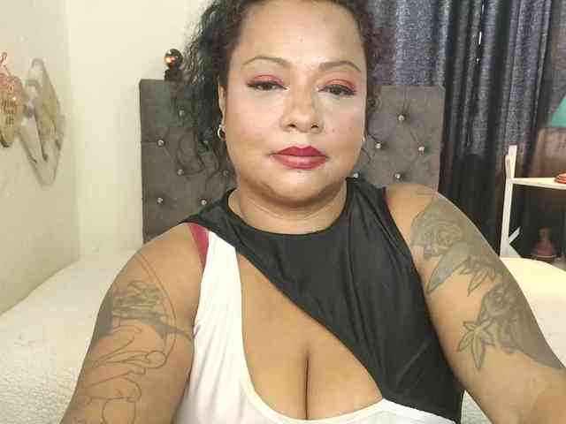 JoanaQueens webcam