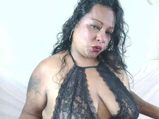 JoanaQueens webcam