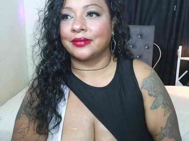 JoanaQueens webcam