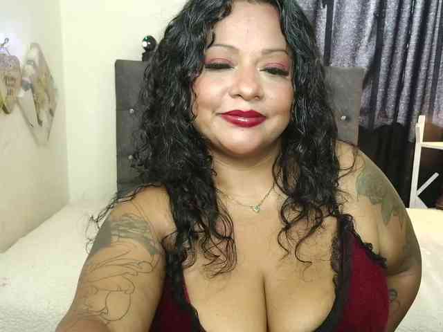 JoanaQueens webcam