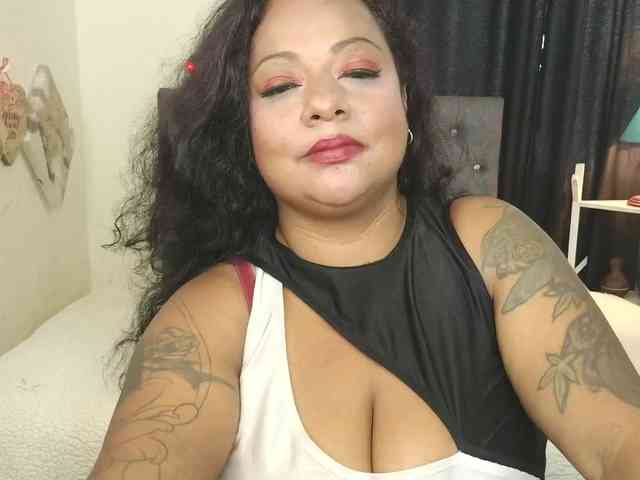 JoanaQueens webcam