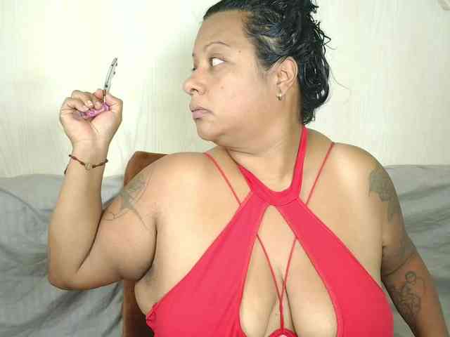 JoanaQueens webcam