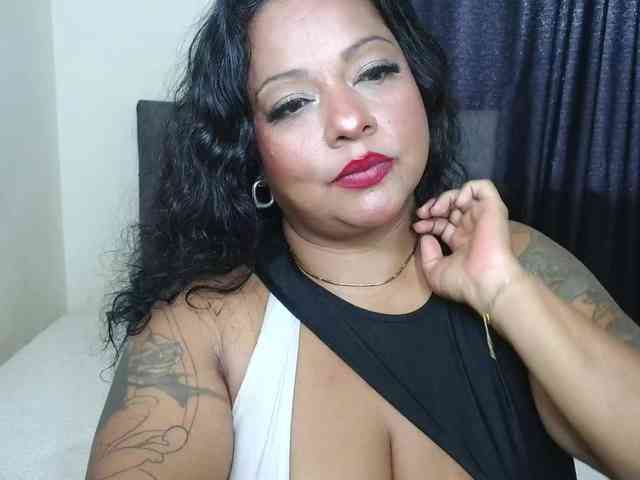JoanaQueens webcam