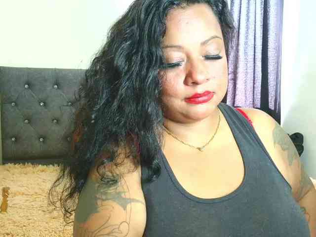 JoanaQueens webcam