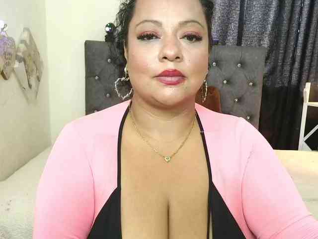 JoanaQueens webcam