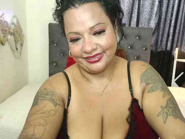 JoanaQueens webcam