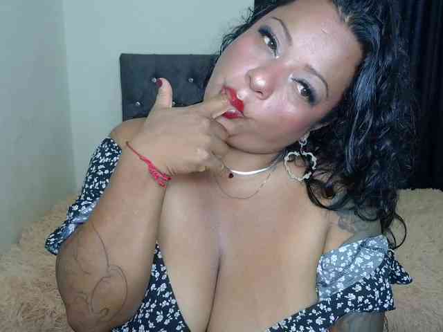 JoanaQueens webcam