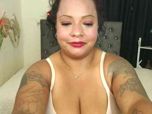 JoanaQueens webcam