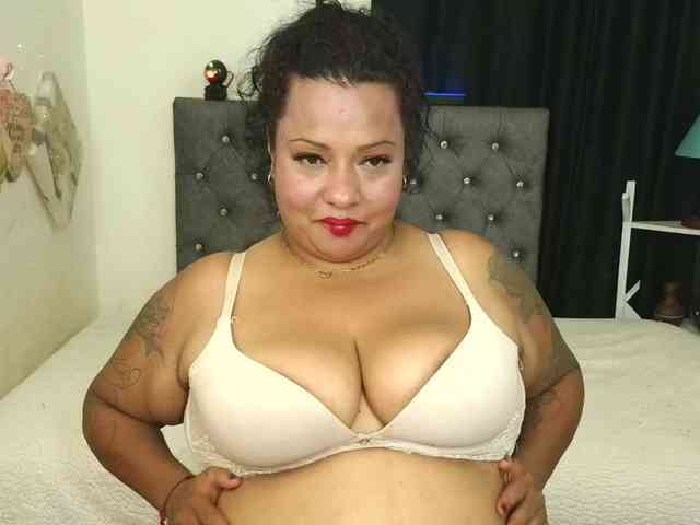 JoanaQueens webcam