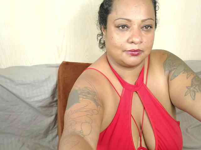 JoanaQueens webcam