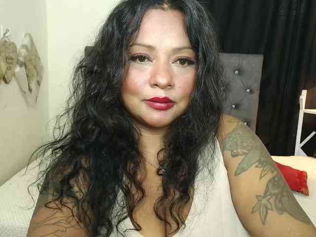 JoanaQueens webcam