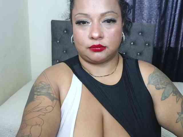 JoanaQueens webcam