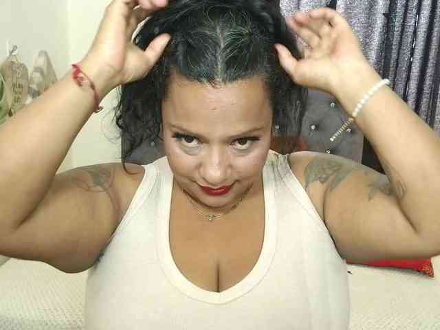 JoanaQueens webcam