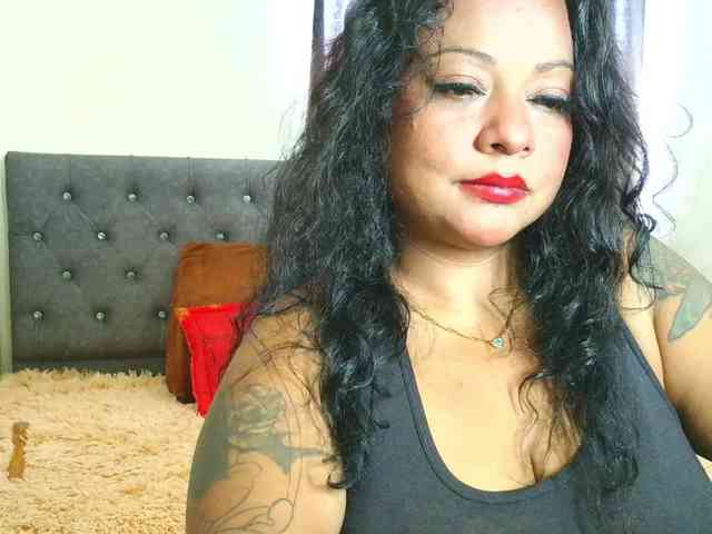 JoanaQueens webcam