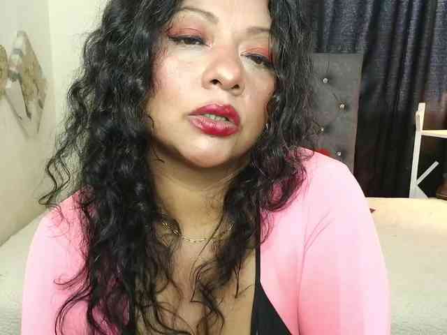JoanaQueens webcam