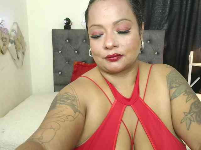 JoanaQueens webcam