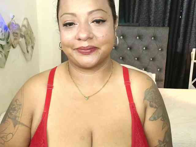JoanaQueens webcam