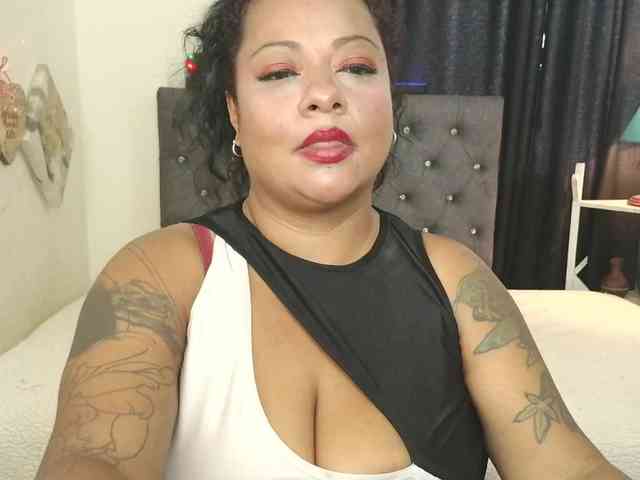JoanaQueens webcam