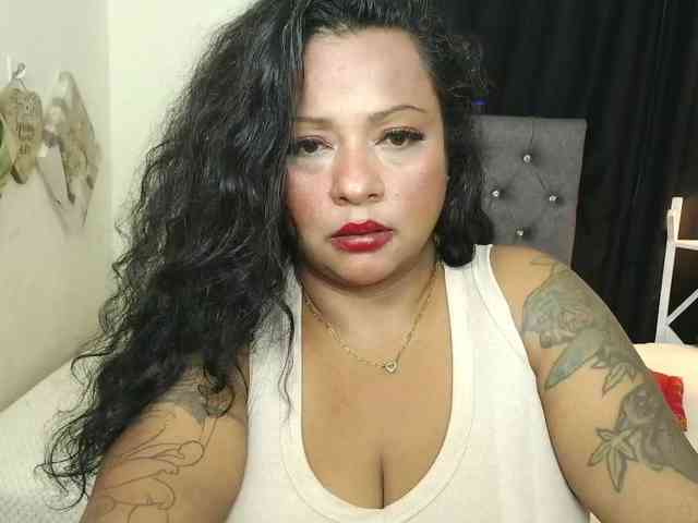 JoanaQueens webcam