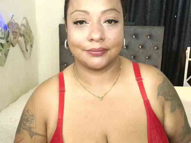 JoanaQueens webcam