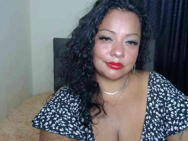 JoanaQueens webcam