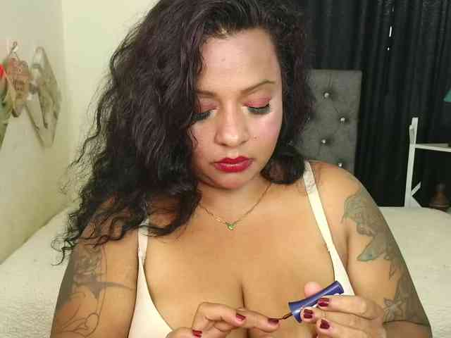 JoanaQueens webcam