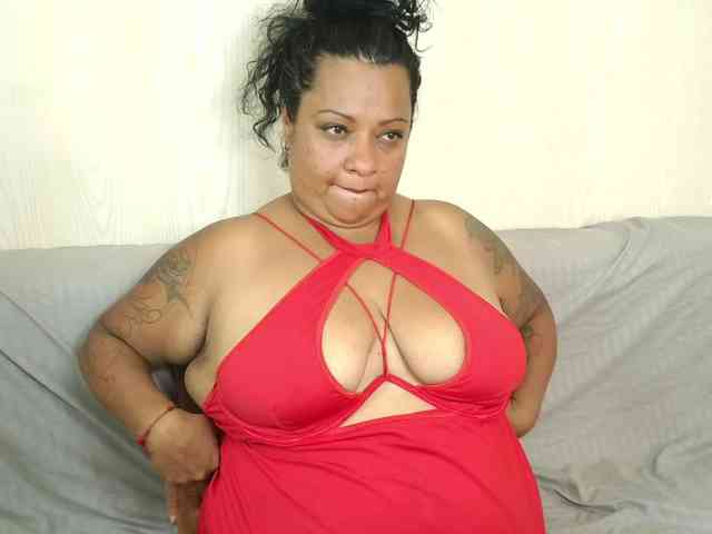 JoanaQueens webcam