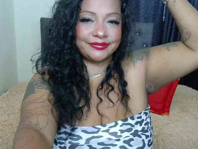 JoanaQueens webcam
