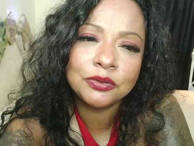 JoanaQueens webcam