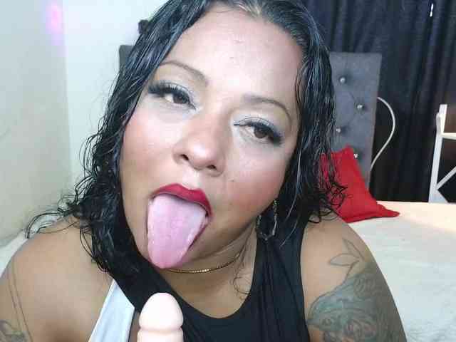 JoanaQueens webcam