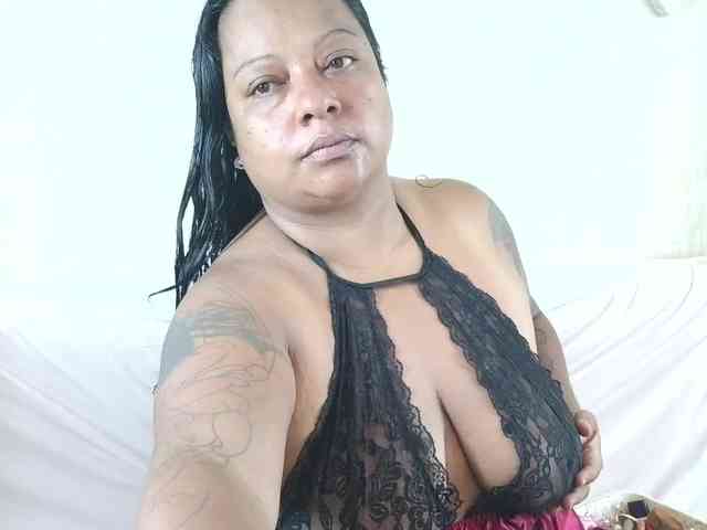 JoanaQueens webcam