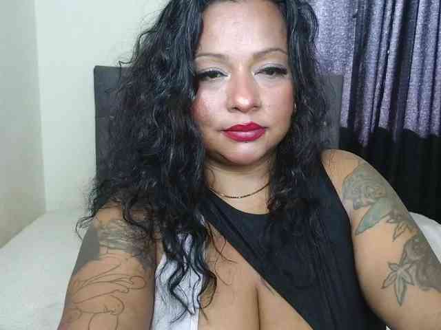 JoanaQueens webcam