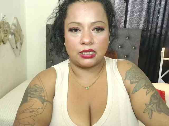 JoanaQueens webcam