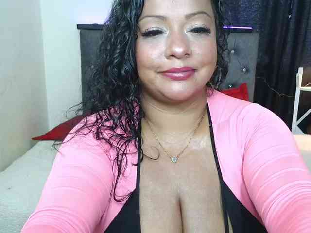JoanaQueens webcam