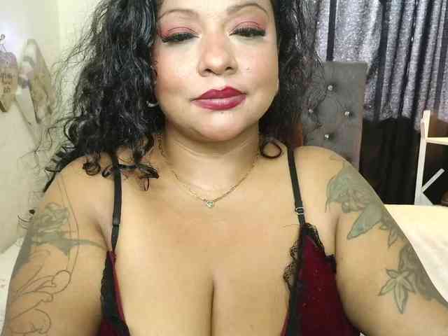 JoanaQueens webcam