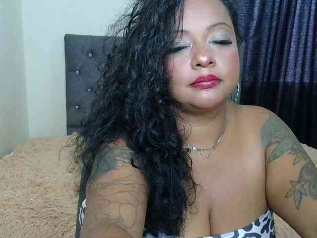 JoanaQueens webcam