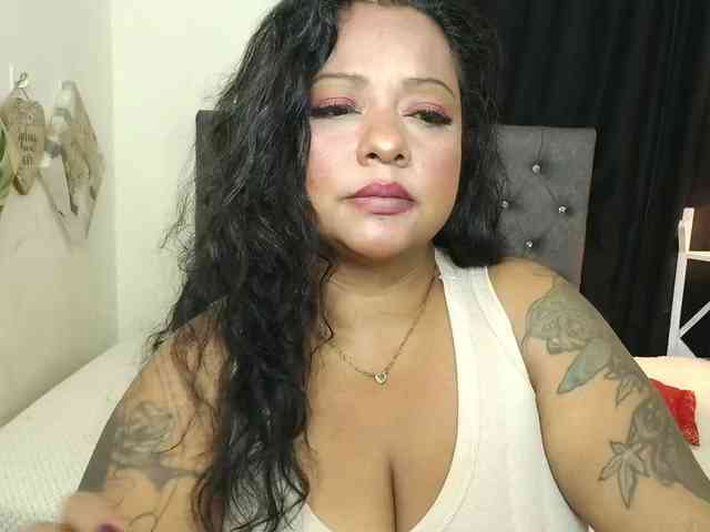 JoanaQueens webcam