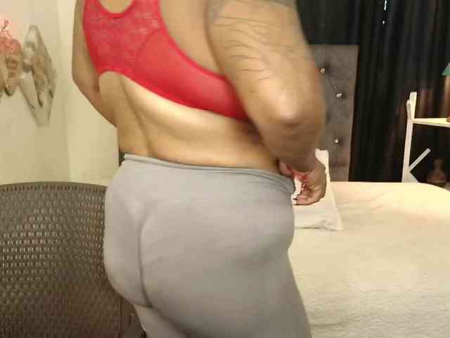 JoanaQueens webcam