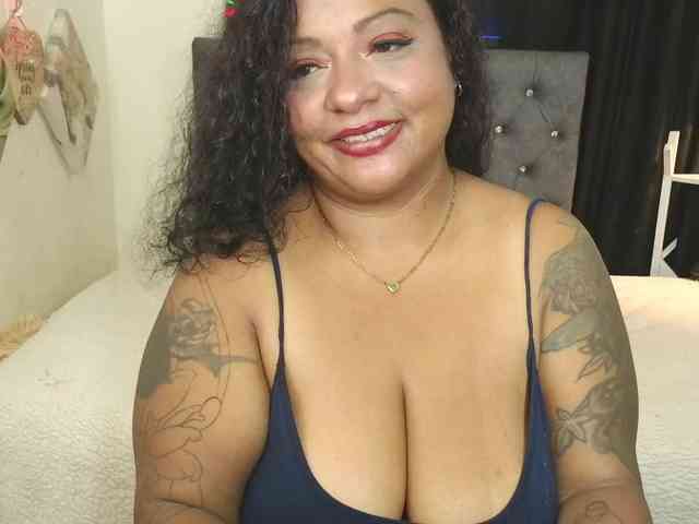 JoanaQueens webcam