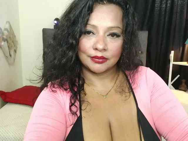 JoanaQueens webcam