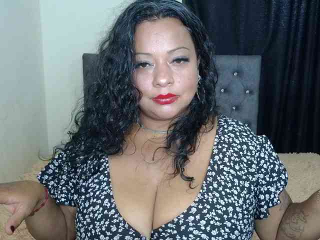 JoanaQueens webcam