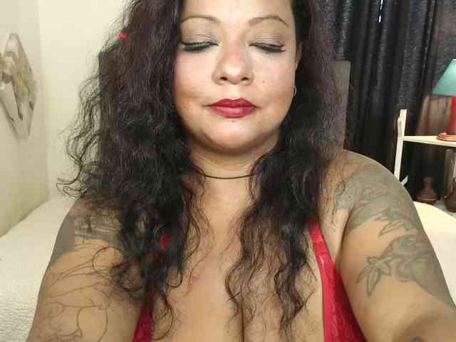 JoanaQueens webcam