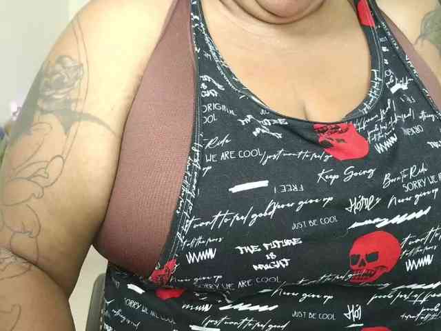 JoanaQueens webcam