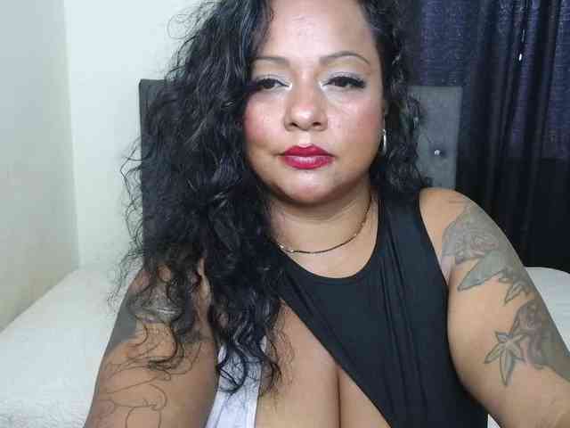 JoanaQueens webcam